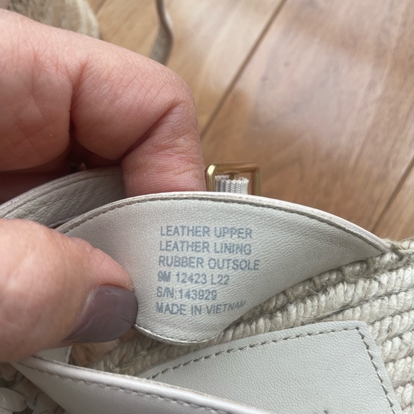 Tory Burch Like New wedge Sandals - Picture 6 of 7